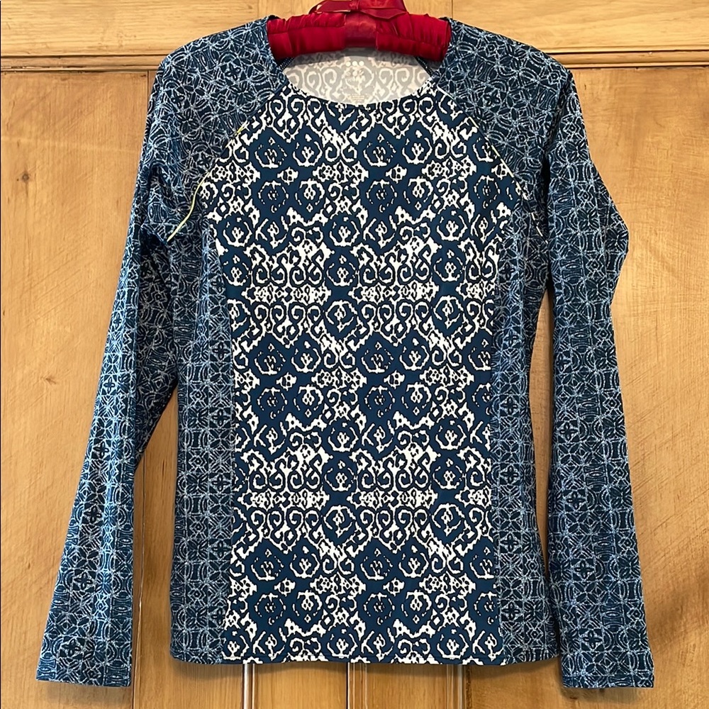 Title Nine Blue Patterned Women's Top